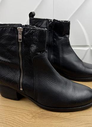 Жіночі шкіряні ботильйони cellini