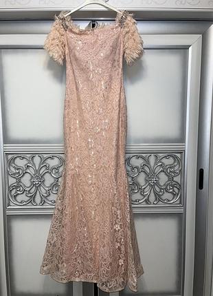 Жіноча сукня бренду jadore.