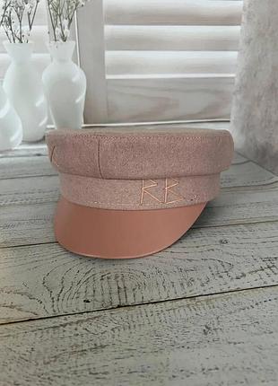 Жіноча тепла кепі кепка в стилі ruslan baginskiy в ніжно рожевому кольорі із козирком з екошкіри