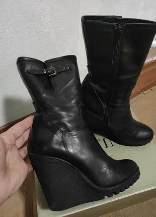 Сапоги сапоги итальялия кожаные добротные на танкетке, 38 размер