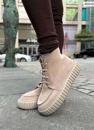 Черевики жіночі