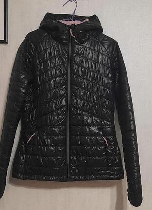 Очень классная  тонкая стеганая  демисезонная куртка бренда  2117 of sweden