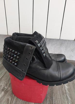 Продам ботинки.жаные..