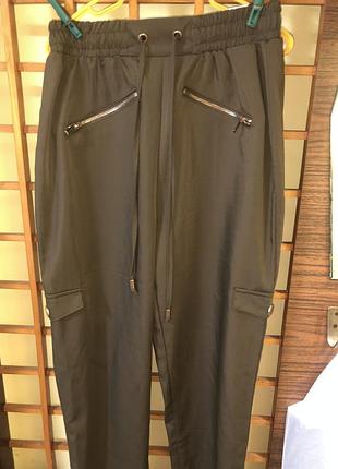 Продам штани/джинси в гарному стані,розмір s/m. одні штани/джинси - 100 грн,якщо берете всі разом - 500грн (скидка 100 грн)