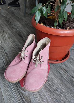 Продам черевики.