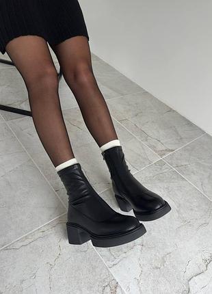 Черевики ботінки чоботи