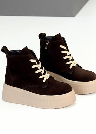 Ботинки женские на шнуровке
