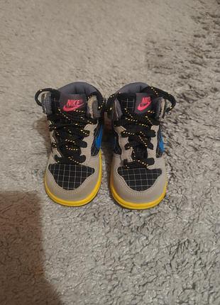 Кроссовки для мальчика nike