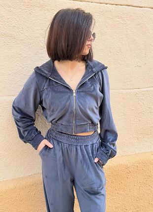 Велюровый костюм