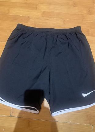 Оригінальні брендові спортивні шорти nike