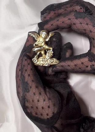 Брошка янгол