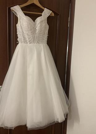 Плаття на випускний/весілля нове довжина мідді, на хс-с