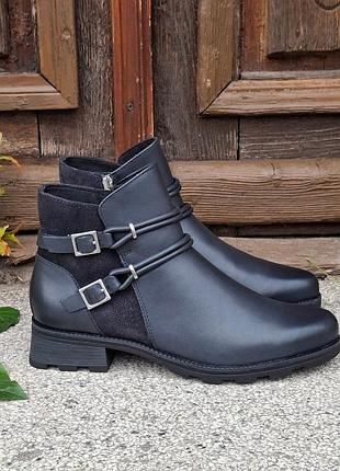 Кожаные темно-синие демисезонные ботиночки немецкого бренда caprice, 38р. на стопу 24.5 см