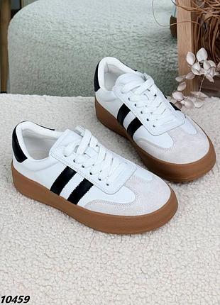 Замшевые кроссовки с кожей