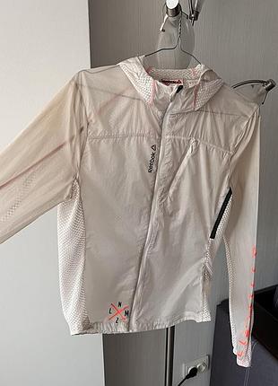 Бігова вітровка reebok