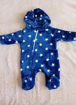 Комбинезон махровый синий с звездочками.