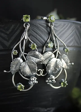 1 пара сережек зеленых листьев виноградной лозы