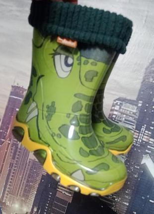 Сапоги резиновые demar 24-25 длина стельки 15 см, цвет зеленый,стан идеальный
