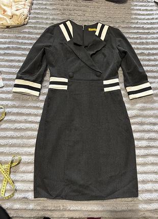 Гарна якісна сукня в офіс