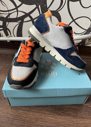 Шкіряні кросівки на хлопчика