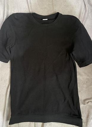 Базовая плотная футболка