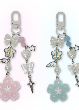 Парные брелоки с цветками, голубой и розовый