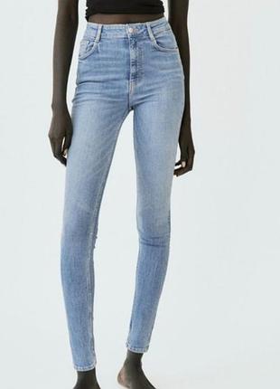 Джинсы на высокой посадке zara