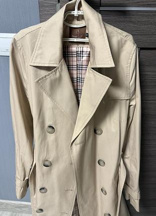Жіночий тренч