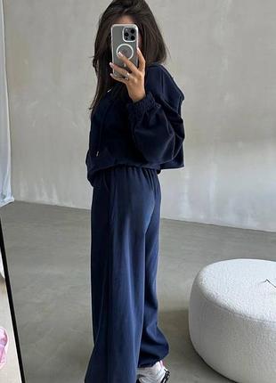 Цей костюм створений, щоб ти ловила захоплені погляди навіть під час звичайних прогулянок.