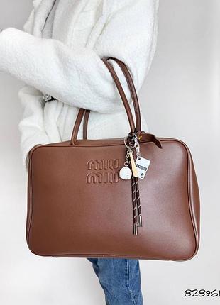 Стильна вмістка шкіряна сумка сумочка кожа