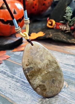 🔺🦝✨большой кулон на плетеном шнурке натуральный камень серая яшма