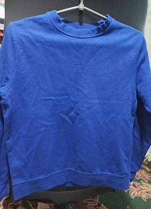 Толстовка без капюшона.