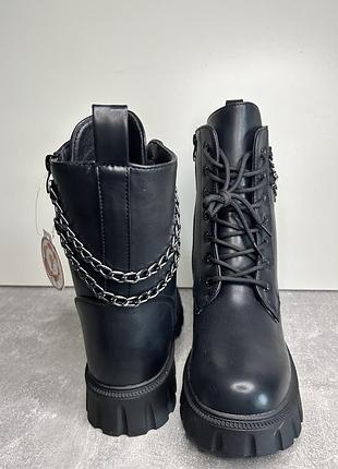 Взуття для дівчат