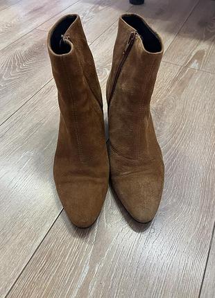 Замшеві черевики від бренду vagabond