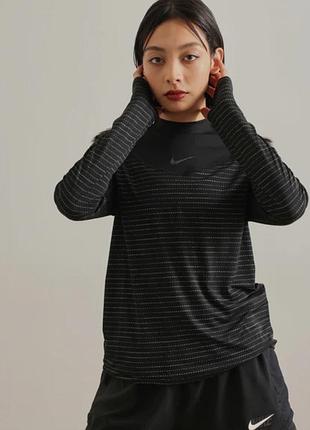 Жіноча спортивна кофта nike чорна