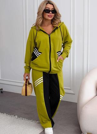 Костюм в гірчичному кольорі