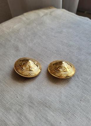 Винтажные клипсы в шикарном стиле