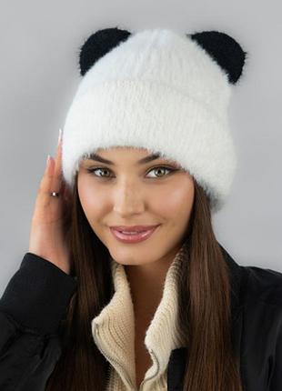 Жіноча шапка с ушками