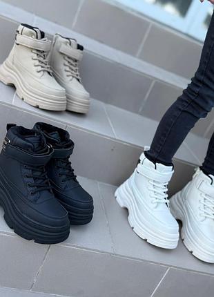 Дитячі зимові черевики на дівчинку