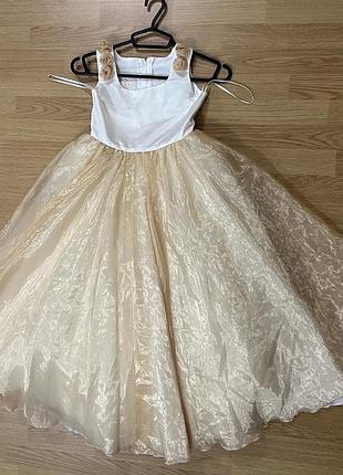 Сукня на дівчинку 8-9 років