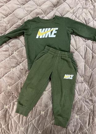 Спортивний костюм хакі nike 2/3роки хлопчик