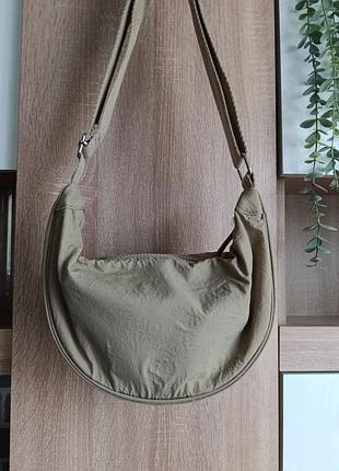 Primark бежева сумка через плече , сумка спортивна, велика бананка,  сумка з болоньки