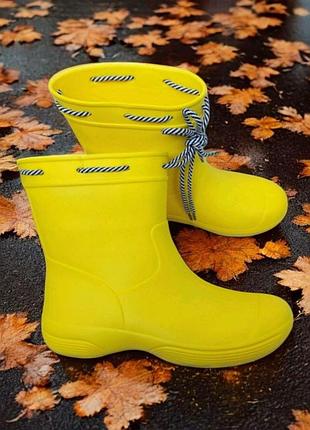 Легкі водонепроникні чобітки жовтого кольору з антибактеріальними устілками з м'якого листового ева