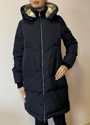 Пальто з хутряним капюшоном