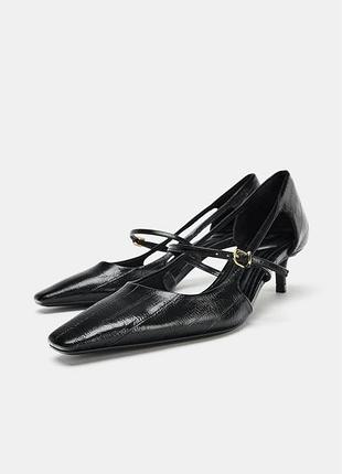 Туфли на каблуке с рельефной отделкой zara