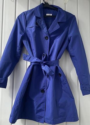 Тренч, плащ насиченого синього кольору