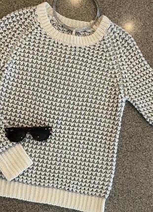 Жіночий вʼязаний джемпер