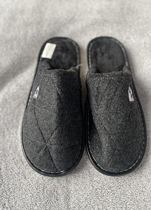 Тапки чоловічі
