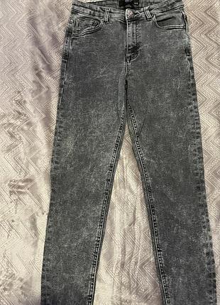 Джинси темно-сірого кольору