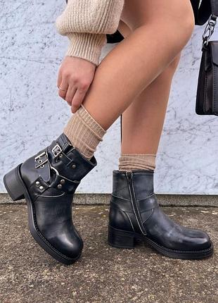 Женские сапожки pavement